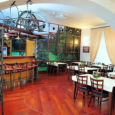 Zamek Krtiny Hotel Jedovnice